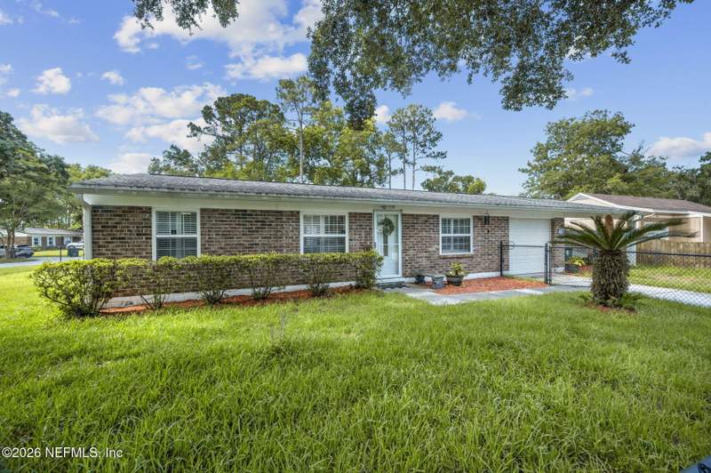 3 bedroom Single Family Residence at 3220 Ricky Drive, Lake Mandarin, Jacksonville — photo 4