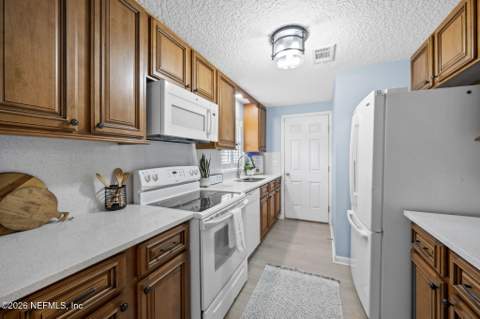 3220 Ricky Drive, Jacksonville FL - photo 10 of 42