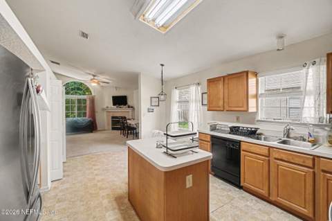 5325 Lake Gardens Lane, Jacksonville FL - photo 9 of 27