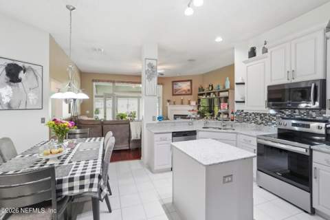 1706 Evans Drive, Jacksonville Beach FL - photo 11 of 77
