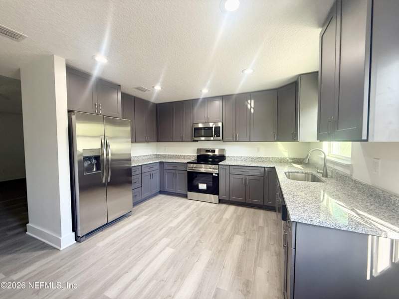 3 bedroom Single Family Residence at 28019 Bond Road, Hilliard, Hilliard — photo 2