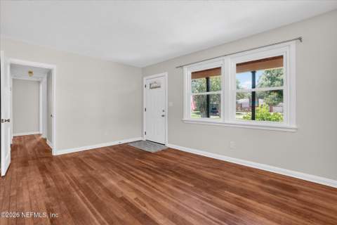 5503 Lakewood Circle, Jacksonville FL - photo 6 of 49