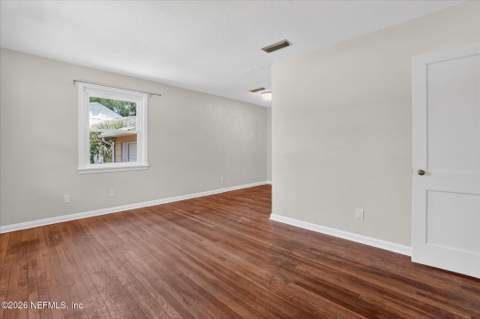 5503 Lakewood Circle, Jacksonville FL - photo 9 of 49
