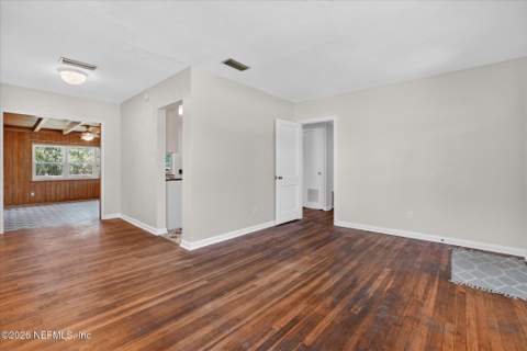 5503 Lakewood Circle, Jacksonville FL - photo 10 of 49