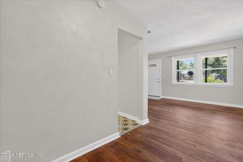 5503 Lakewood Circle, Jacksonville FL - photo 11 of 49