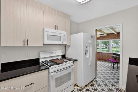 5503 Lakewood Circle, Jacksonville FL - photo 13 of 49