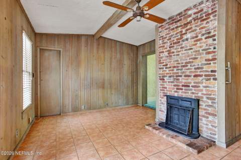 4250 Davinci Avenue, Jacksonville FL - photo 9 of 39