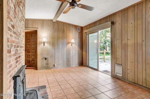 4250 Davinci Avenue, Jacksonville FL - photo 11 of 39