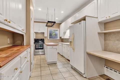 4250 Davinci Avenue, Jacksonville FL - photo 16 of 39