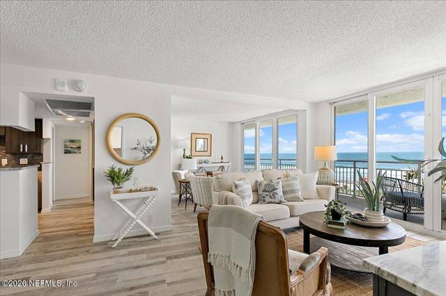 1601 OCEAN Drive #205