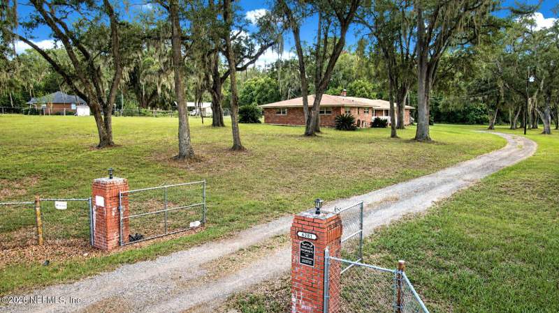 4 bedroom Single Family Residence at 6281 County Road 218, Clay Hill, Jacksonville — photo 4