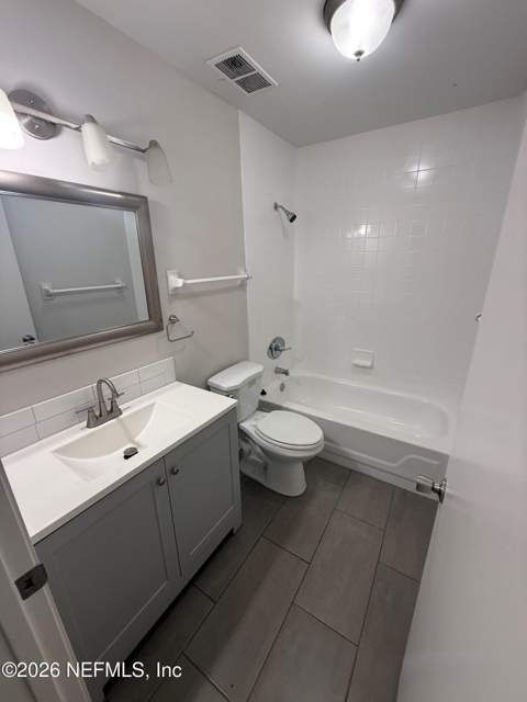 5615 San Juan Avenue #105, Jacksonville FL - photo 10 of 12