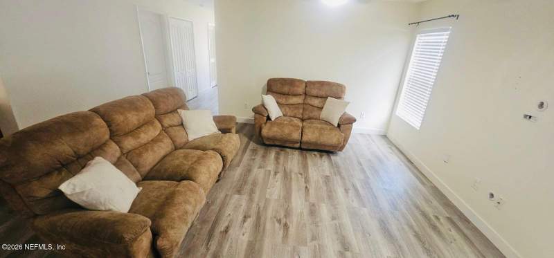 3 bedroom Single Family Residence at 5463 Old Colony Drive, Mcgirts Village West, Jacksonville — photo 5