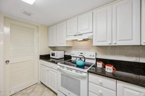 2111 Beach Wood Road, Fernandina Beach FL - photo 13 of 38
