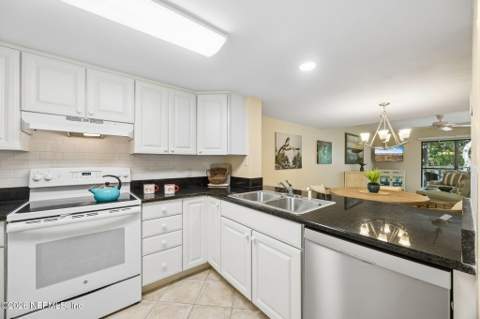 2111 Beach Wood Road, Fernandina Beach FL - photo 12 of 38
