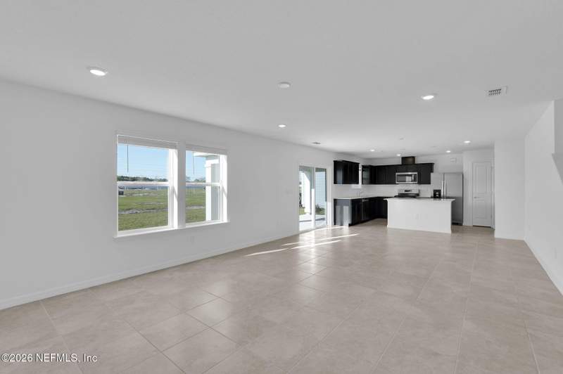 5 bedroom Single Family Residence at 7093 Sandperch Street, Wells Landing, Jacksonville — photo 5