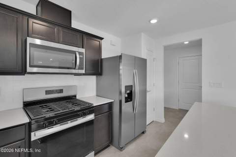 7093 Sandperch Street, Jacksonville FL - photo 10 of 33