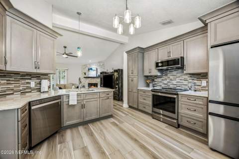 4479 Hunters Haven Lane, Jacksonville FL - photo 7 of 37