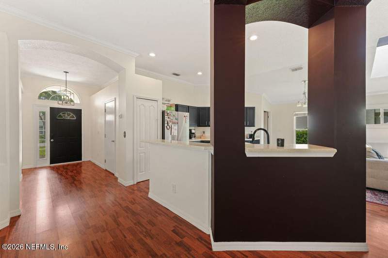 3 bedroom Single Family Residence at 12851 Winthrop Cove Drive, Johns Creek, Jacksonville — photo 4