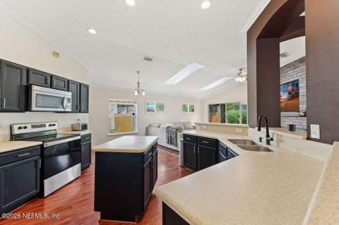 12851 Winthrop Cove Drive, Jacksonville FL - photo 12 of 50