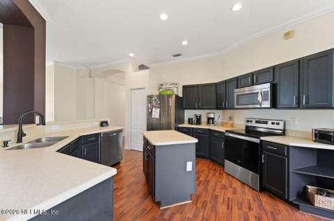 12851 Winthrop Cove Drive, Jacksonville FL - photo 16 of 50