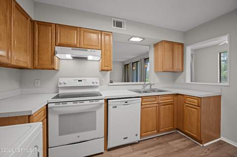 7749 Las Palmas Way #138, Jacksonville FL - photo 20 of 41