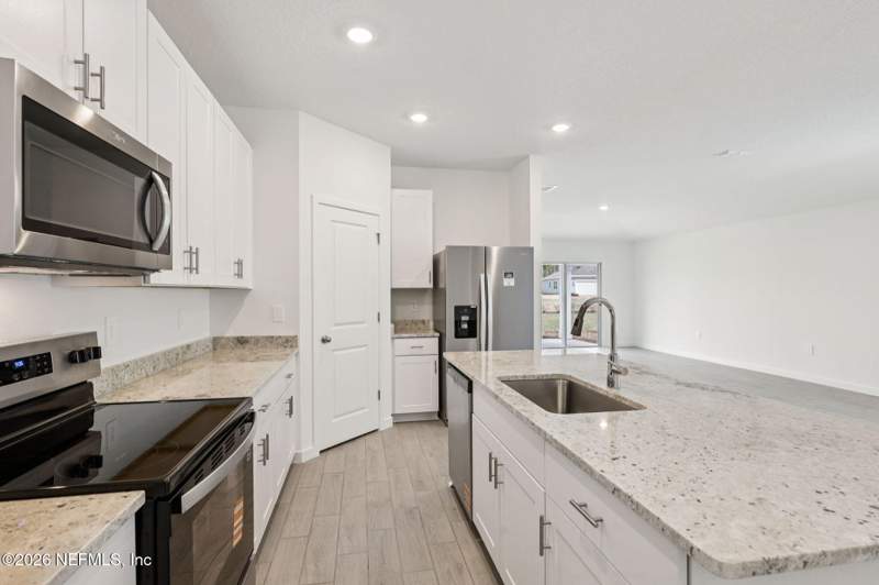 4 bedroom Single Family Residence at 7762 Cahill Lane, Kings Preserve, Jacksonville — photo 4