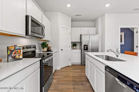 10723 Waterfield Road, Jacksonville FL - photo 7 of 41