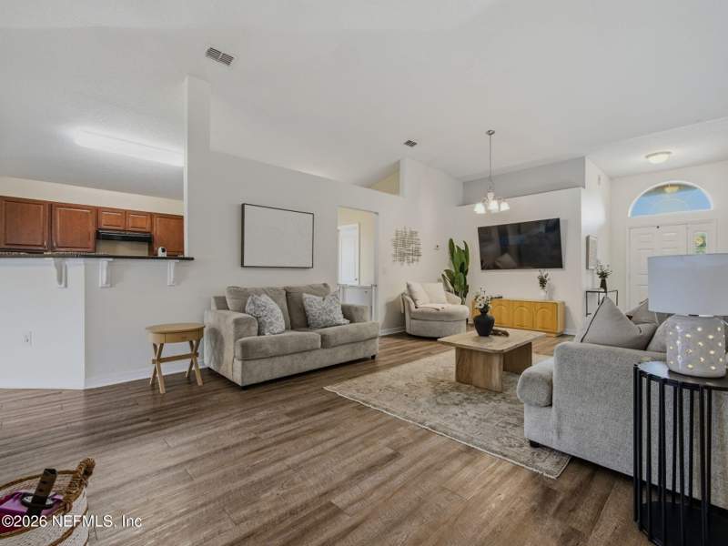 3 bedroom Single Family Residence at 7357 Cumbria Boulevard, St James Place, Jacksonville — photo 5