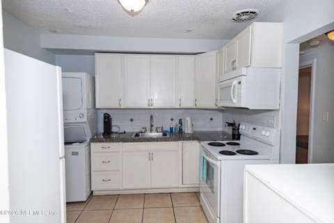 218 4th Avenue, Jacksonville Beach FL - photo 9 of 22