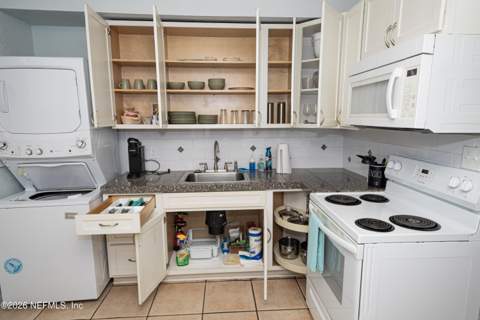 218 4th Avenue, Jacksonville Beach FL - photo 11 of 22