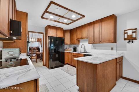 4237 Stratford Way, Jacksonville FL - photo 10 of 48