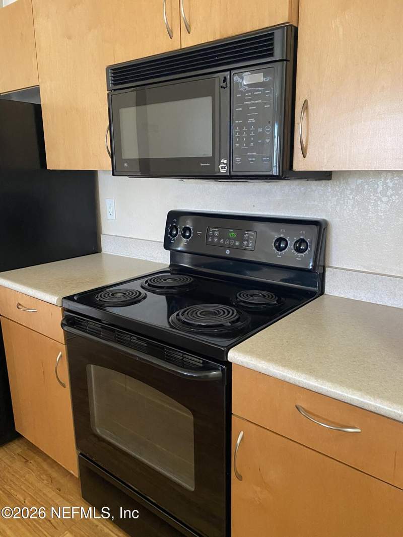 1 bedroom Condominium at 8290 Gate Parkway #611, Gardens Of Bridgehampton, Jacksonville — photo 3