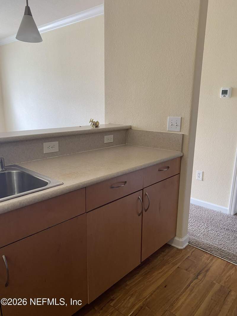1 bedroom Condominium at 8290 Gate Parkway #611, Gardens Of Bridgehampton, Jacksonville — photo 4