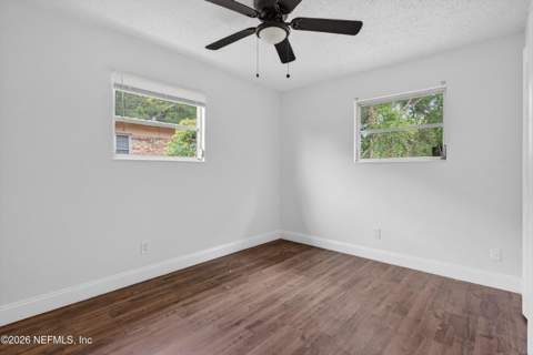 7028 Lincoln Circle, Jacksonville FL - photo 18 of 33