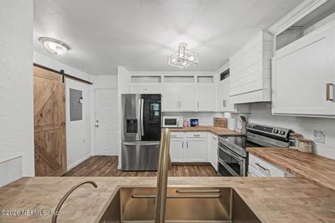 205 Oceangate Drive, Atlantic Beach FL - photo 11 of 18