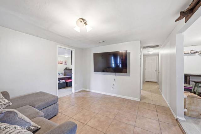 213 LAKE Lane