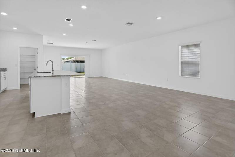 4 bedroom Single Family Residence at 8143 Archibald Terrace, Coopers Meadows, Jacksonville — photo 4