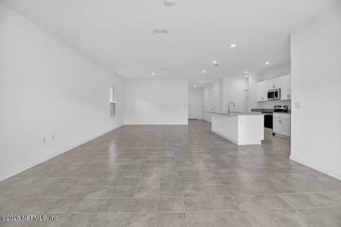 8143 Archibald Terrace, Jacksonville FL - photo 7 of 40