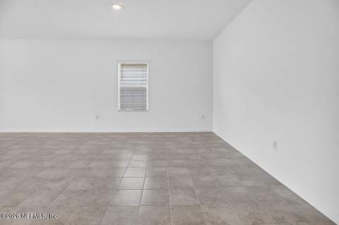 8143 Archibald Terrace, Jacksonville FL - photo 8 of 40
