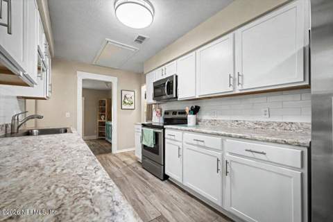 1102 Meadow Drive, Orange Park FL - photo 11 of 40