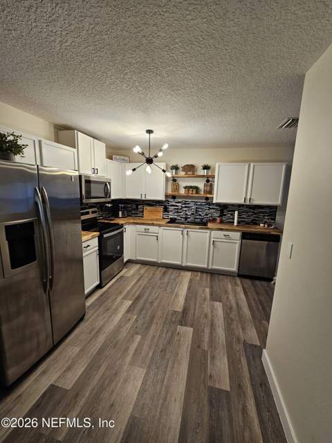 5463 Old Colony Drive, Jacksonville FL - photo 10 of 25