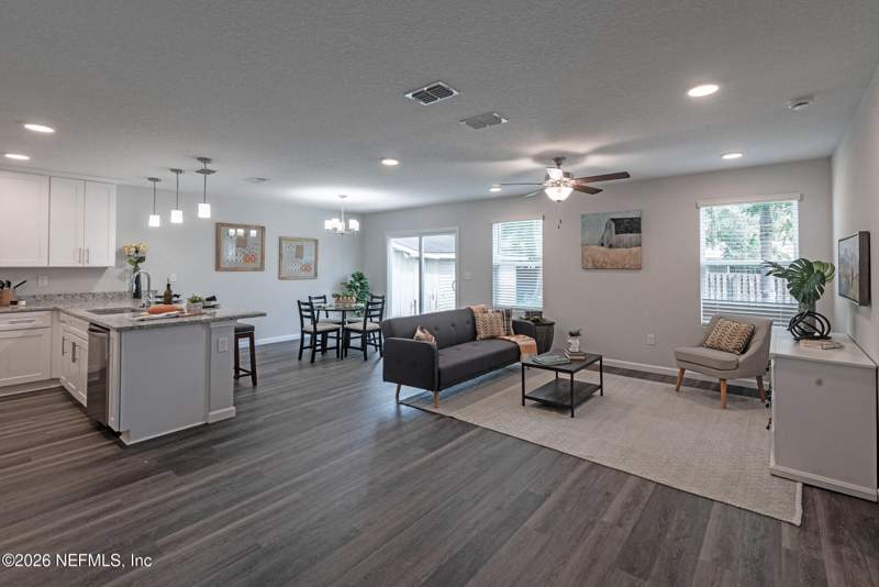 3 bedroom Single Family Residence at 7095 Macbeth Road, Jacksonville Heights, Jacksonville — photo 4