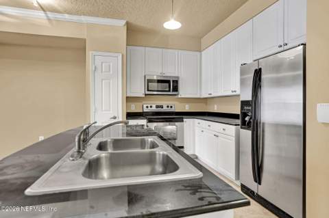 8539 Gate Parkway #9330, Jacksonville FL - photo 19 of 23