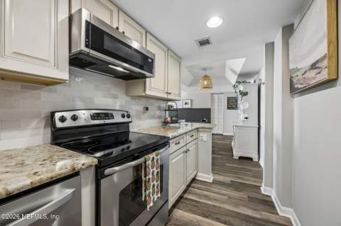 1601 Ocean Drive #909, Jacksonville Beach FL - photo 15 of 35