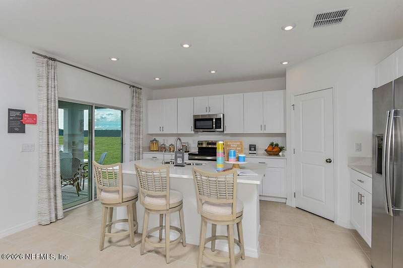 4 bedroom Single Family Residence at 8471 Lilias Circle, Coopers Meadows, Jacksonville — photo 2