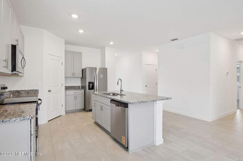 3 bedroom Single Family Residence at 7361 Everett Forest Drive, Cypress Meadows, Jacksonville — photo 3