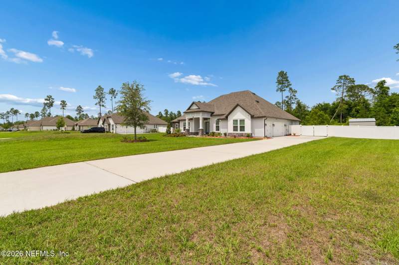 4 bedroom Single Family Residence at 36063 Pitch Lane, Southern Pines, Hilliard — photo 4