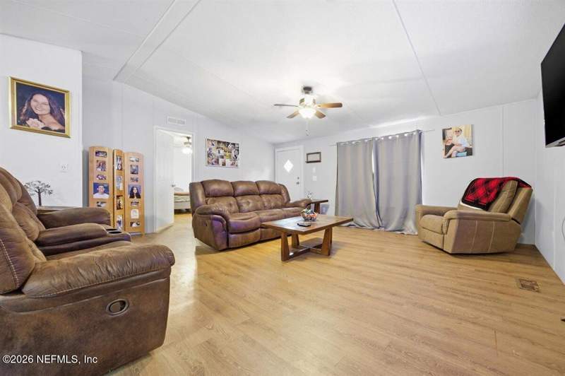 4 bedroom Manufactured Home at 194 Keuka Road, Interlachen Lakes Estates, Interlachen — photo 4