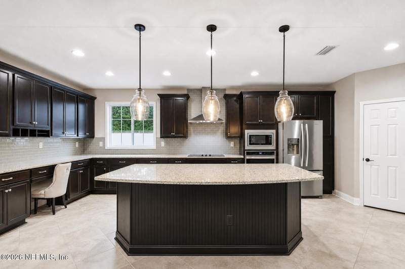 4 bedroom Single Family Residence at 910 Laurel Valley Drive, Eagle Landing, Orange Park — photo 3